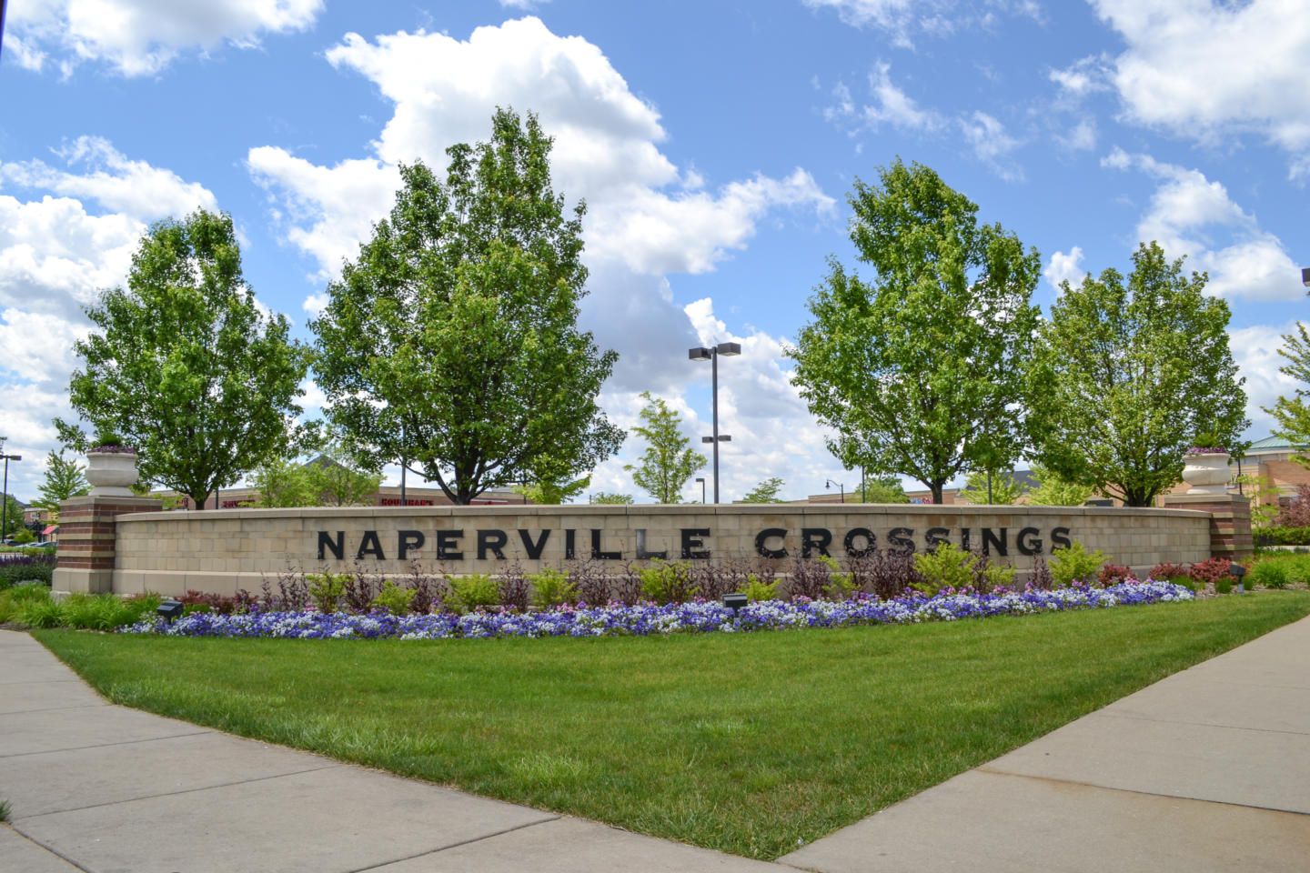 Naperville Crossings signage